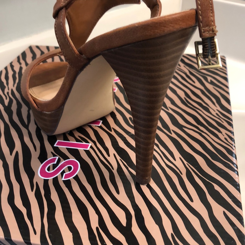 Sandals - Picture 3 of 5